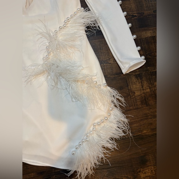 Dejzi White Feathered Long Sleeve Dress - Picture 5 of 9